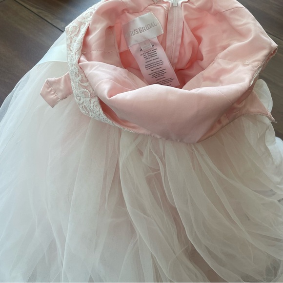 David’s Bridal flower girl dress, size 4 - Picture 9 of 14